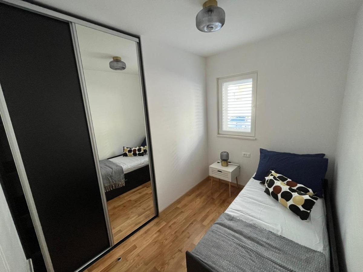 Apartman J&M Makarska Buitenkant foto